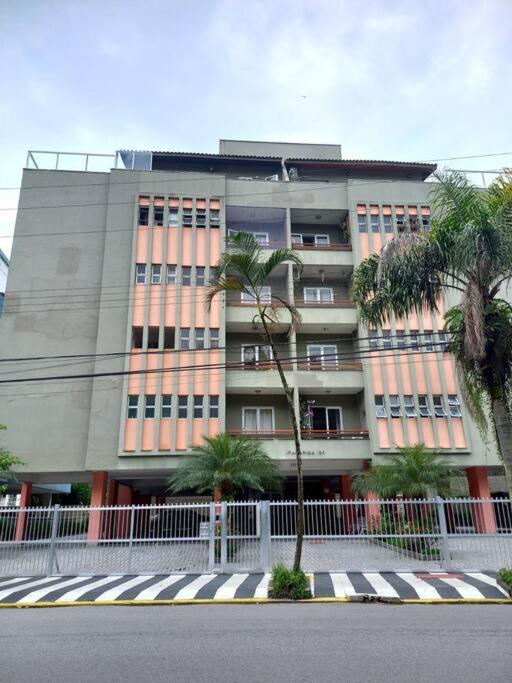 Apartamento 500M Da Praia Enseada, Γκουαρούχα Εξωτερικό φωτογραφία